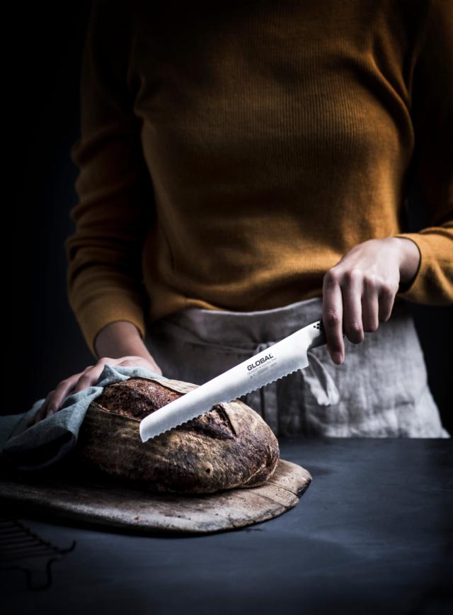Brödkniv 22 cm vänsterslipad