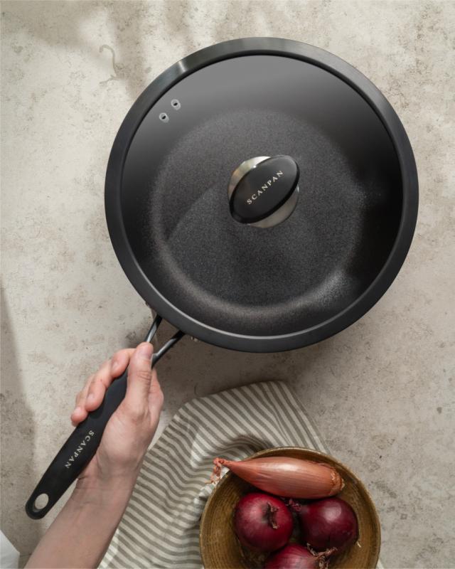 Traktörpanna med lock 28 cm